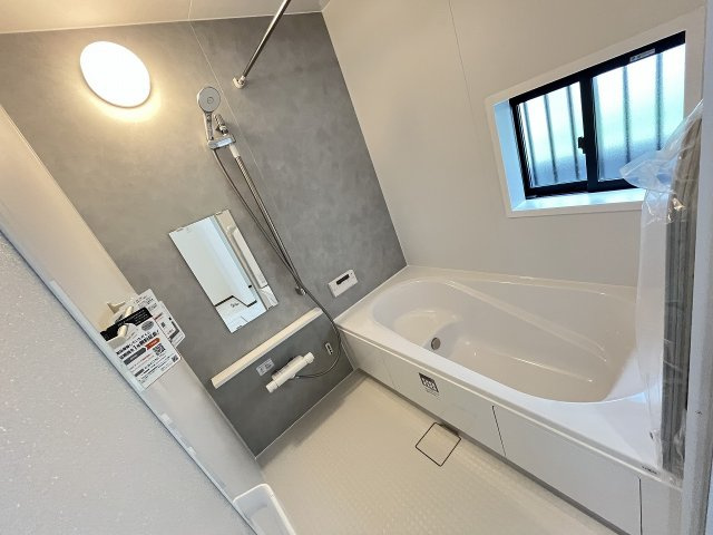 【内装】 | 福岡市東区香住ヶ丘5丁目第1　D号棟（全6棟）【仲介手数料無料・0円】 | 施工例。浴室です。施工例は完成時と異なる場合があります。