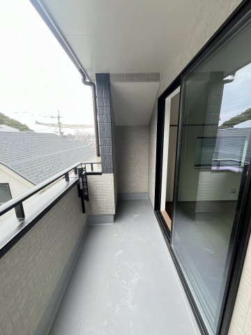 【バルコニー】 | 福岡市東区香住ヶ丘5丁目第1　D号棟（全6棟）【仲介手数料無料・0円】 | 施工例。施工例は完成時と異なる場合があります。