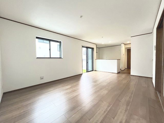 【内装】 | 福岡市東区香住ヶ丘5丁目第1　D号棟（全6棟）【仲介手数料無料・0円】 | 施工例。リビングです。施工例は完成時と異なる場合があります。