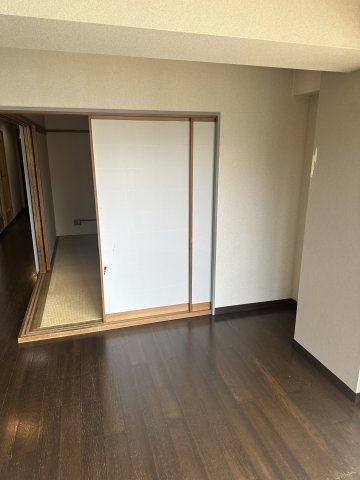 エマーレ与野本町の和室