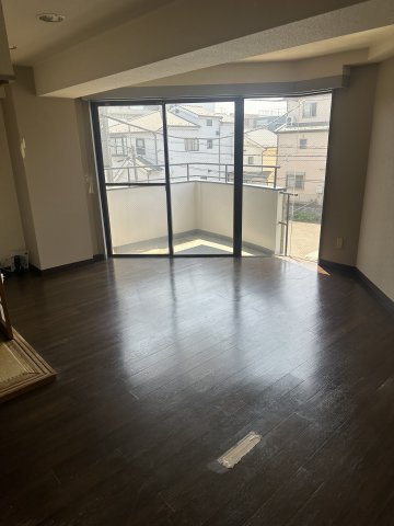 エマーレ与野本町の居間・リビング