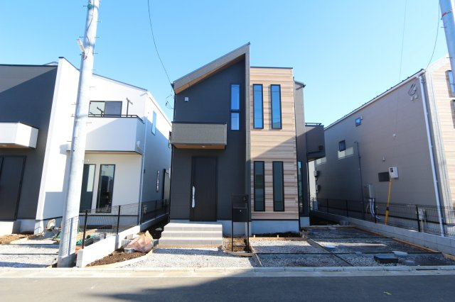 【smile town】国分寺23期の外観|1階に水回りがまとまった動線の良い造り♪