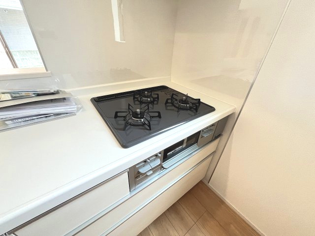 【キッチン】 | 福岡市東区香住ヶ丘5丁目第1　B号棟（全6棟）【仲介手数料無料・0円】 | 施工例。施工例は完成時と異なる場合があります。