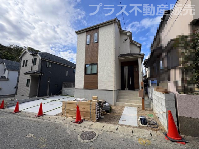 【外観】 | 福岡市東区香住ヶ丘5丁目第1　B号棟（全6棟）【仲介手数料無料・0円】 | 現地写真。プラス不動産販売なら、現場の全ての棟をまとめてご見学頂けます。