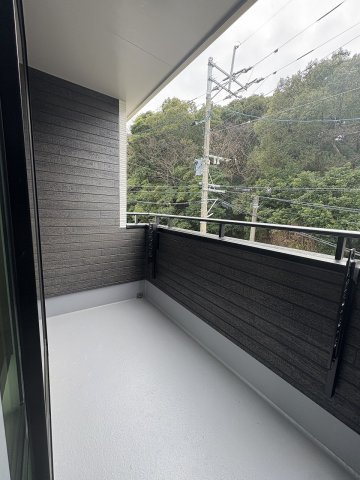 【バルコニー】 | 福岡市東区香住ヶ丘5丁目第1　F号棟（全6棟）【仲介手数料無料・0円】 | 施工例。施工例は完成時と異なる場合があります。