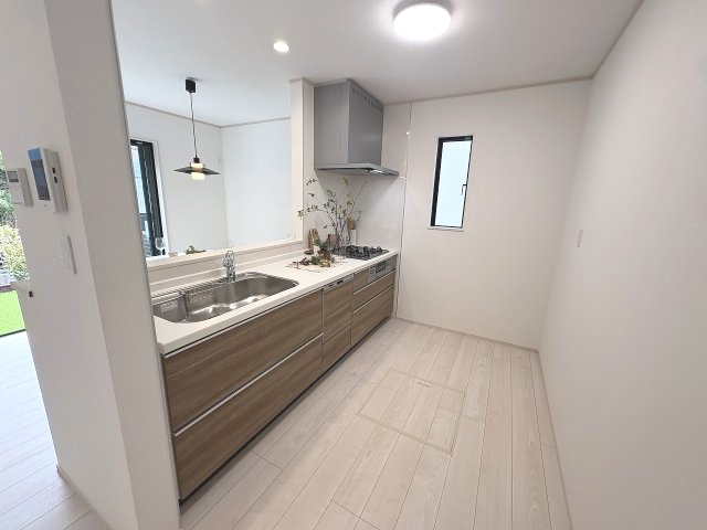 【キッチン】 | 福岡市東区香住ヶ丘5丁目第1　F号棟（全6棟）【仲介手数料無料・0円】 | 施工例。施工例は完成時と異なる場合があります。