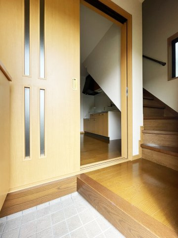 ルーチェ山下の玄関