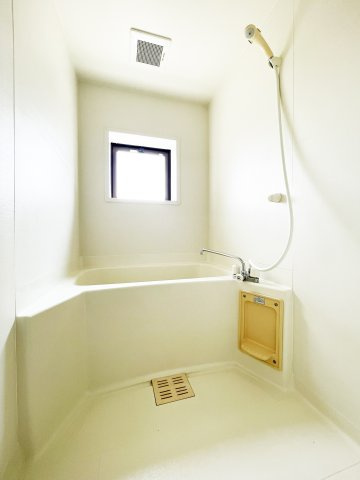 ルーチェ山下の浴室