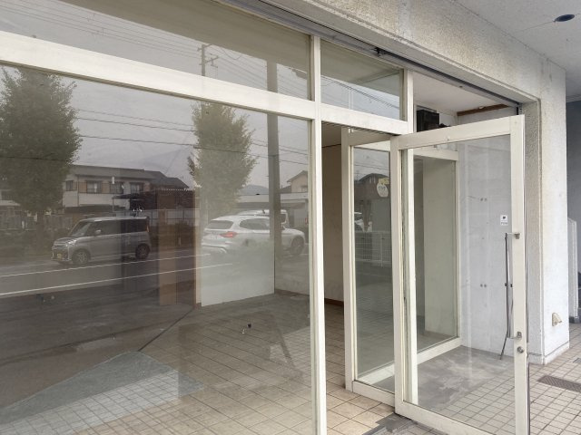 スイート米田（店舗）のエントランス