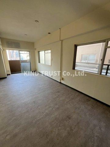 朝日プラザ梅田の居間・リビング|ゆったり過ごせる居間です