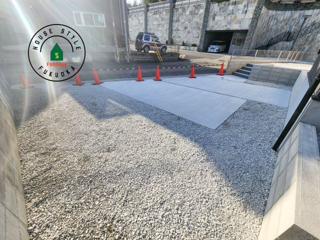 福岡市博多区東月隈2丁目第3-1棟（1号棟）の駐車場|広々した駐車場になります。3台並列駐車となります。