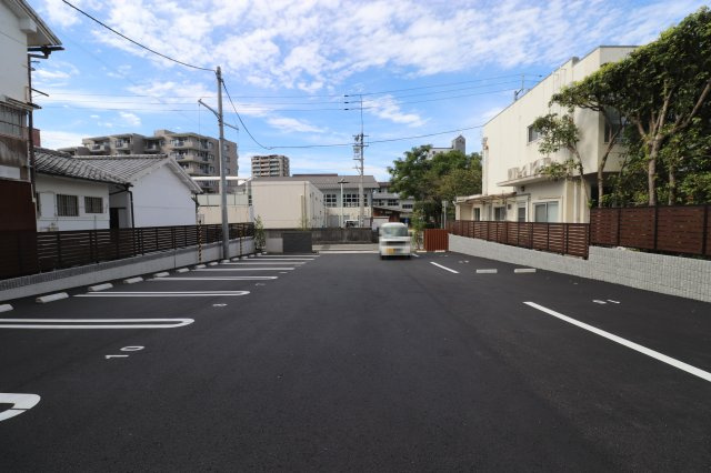 グランベレオ鷹匠の駐車場