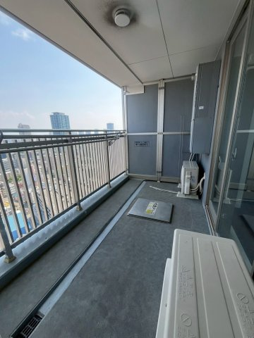 ジオタワー天六のバルコニー