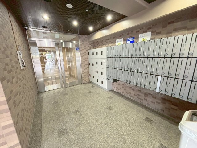 コスモプラザ新大阪のロビー