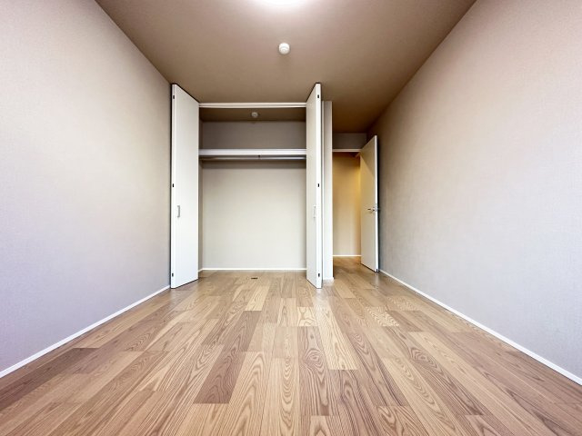 ベレオガーデンズHanaの洋室