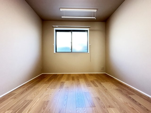 ベレオガーデンズHanaの洋室