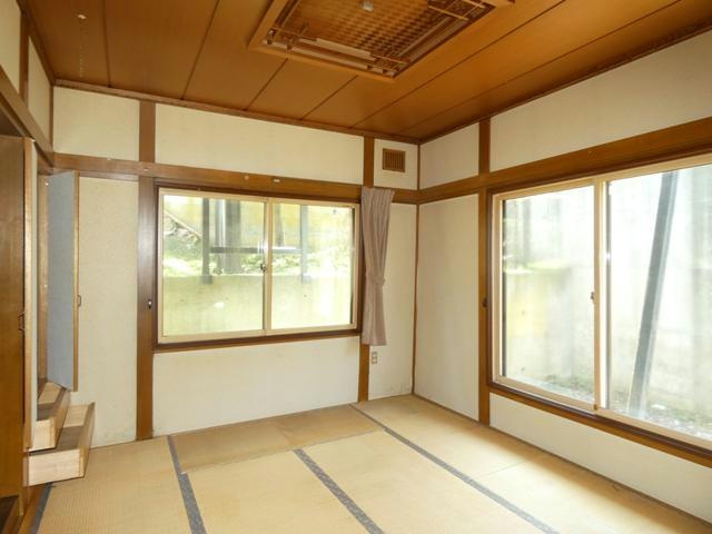 緑ヶ岡1-12-1貸家の居間・リビング