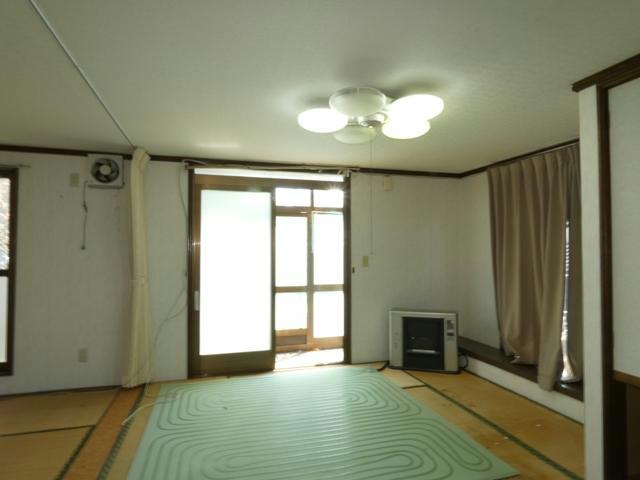 緑ヶ岡1-12-1貸家の居間・リビング