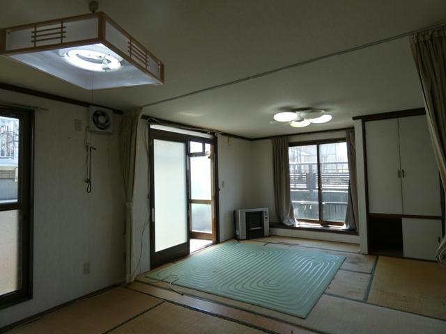 緑ヶ岡1-12-1貸家の居間・リビング