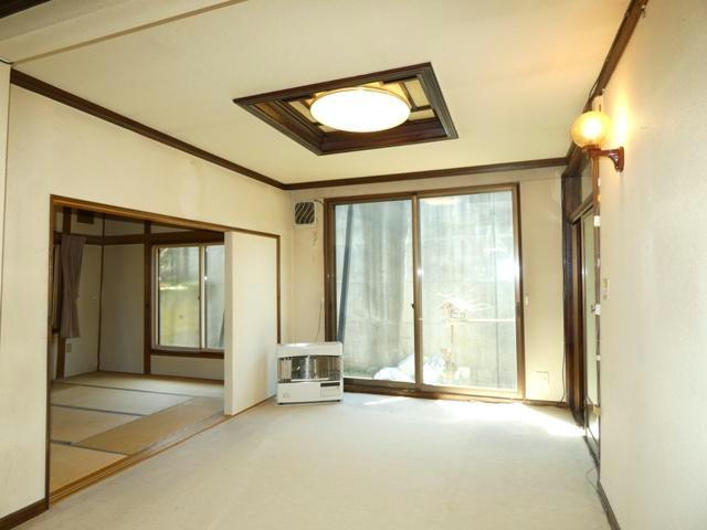 緑ヶ岡1-12-1貸家の居間・リビング