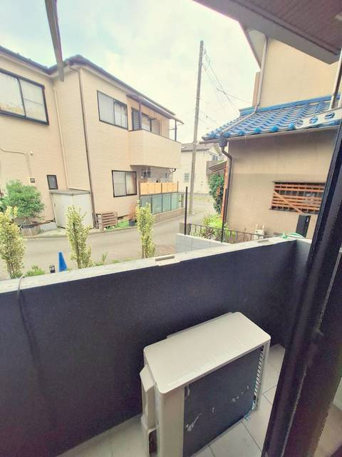 メゾングリシーヌ中神のバルコニー