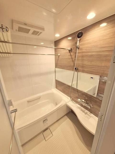 メゾングリシーヌ中神の浴室