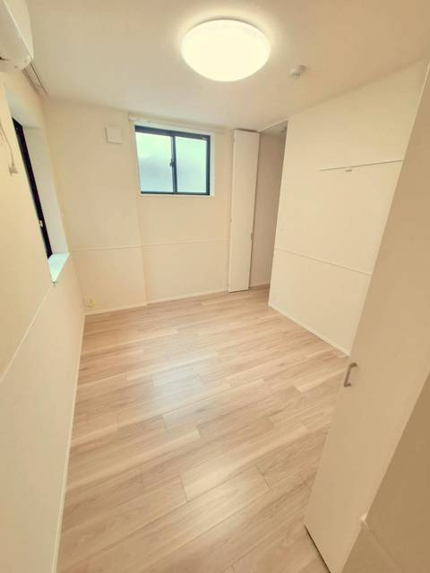 メゾングリシーヌ中神の寝室