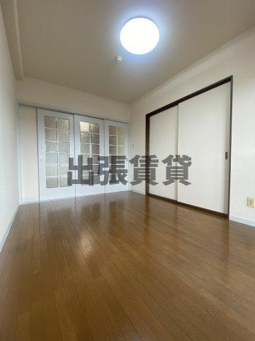 仲介手数料0円！！ロイヤルハウスの洋室