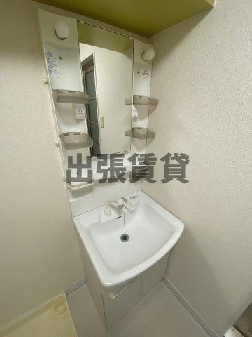 仲介手数料0円！！ロイヤルハウスの独立洗面台