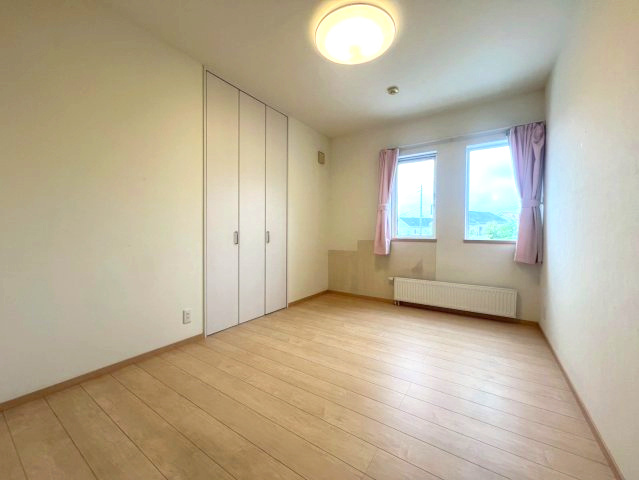 里塚緑ヶ丘3丁目の洋室|洋室②