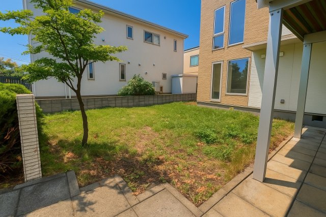 里塚緑ヶ丘3丁目の庭|バーベキューやお子様の遊び場、家庭菜園等楽しみ方色々。