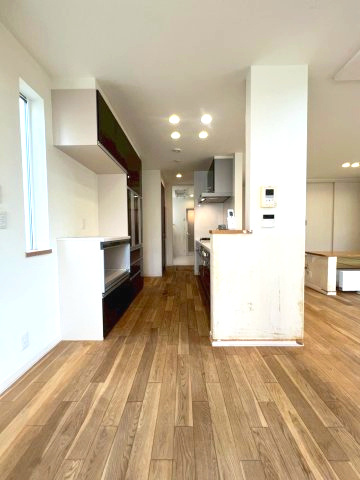 里塚緑ヶ丘3丁目のキッチン|人気の対面式キッチン。