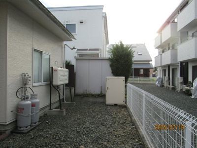 【外観】 | 矢巾町又兵エ新田売店舗 | 物置付