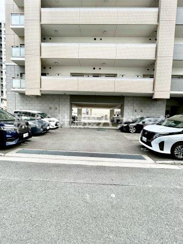 Welina江坂の駐車場
