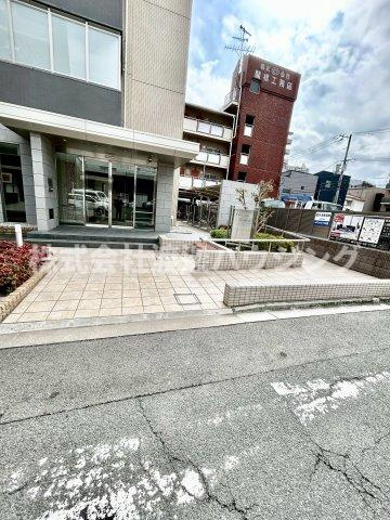 Welina江坂のエントランス