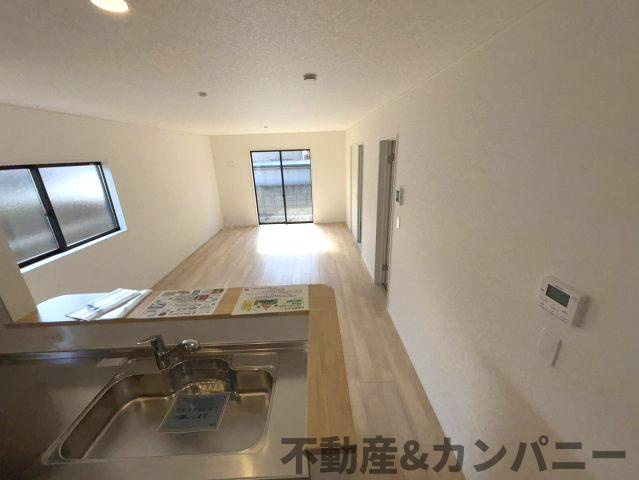 クレイドルガーデン溝辺1号棟　新築建売分譲地(全2棟)　松山市溝辺第2の居間・リビング|居間です