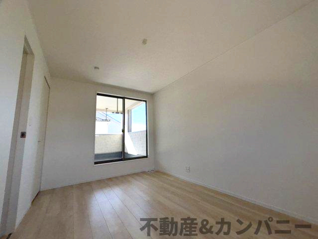 クレイドルガーデン溝辺　新築建売分譲(全2号地)　松山市溝辺第2-2号地の洋室|洋室です