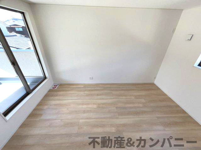 クレイドルガーデン溝辺　新築建売分譲(全2号地)　松山市溝辺第2-2号地のバルコニー|開放的で明るい空間を演出してくれるバルコニーです