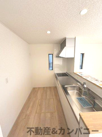 クレイドルガーデン溝辺　新築建売分譲(全2号地)　松山市溝辺第2-2号地の居間・リビング|ゆったり過ごせるリビングです