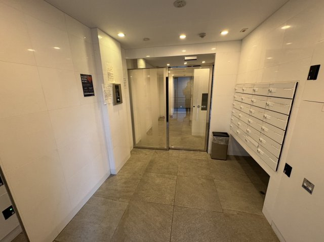 オーキッドレジデンス本駒込のエントランス