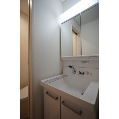 【洗面所】 | グランドール足立 | 独立洗面台