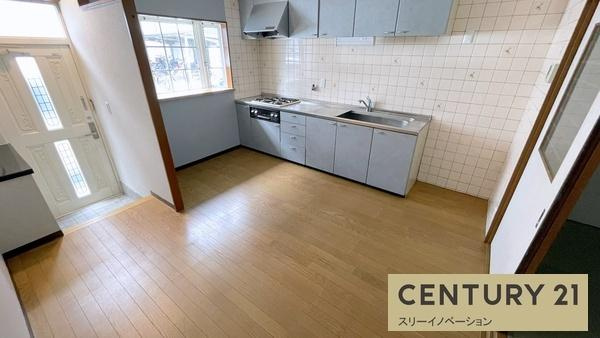 大阪市大正区泉尾４丁目のテラスの居間・リビング|★広々ダイニングキッチン★