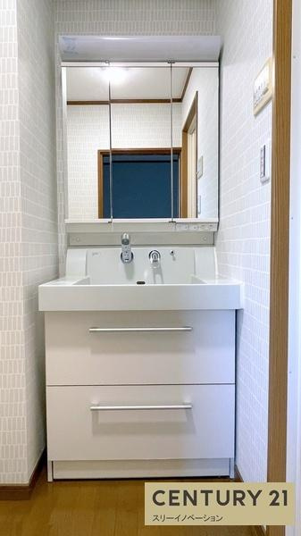 大阪市大正区泉尾４丁目のテラスの洗面所|★シャンプードレッサー付き★