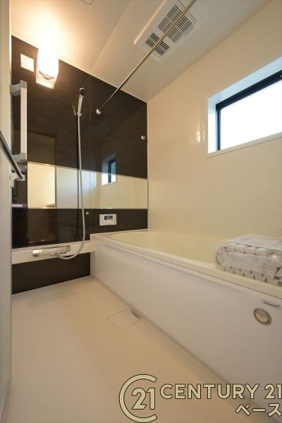 奈良市北登美ケ丘６丁目 ７号棟 ／一戸建の浴室|■現地撮影写真■ゆったりしたサイズの浴室です！足を伸ばしての入浴は疲れも癒してくれます！