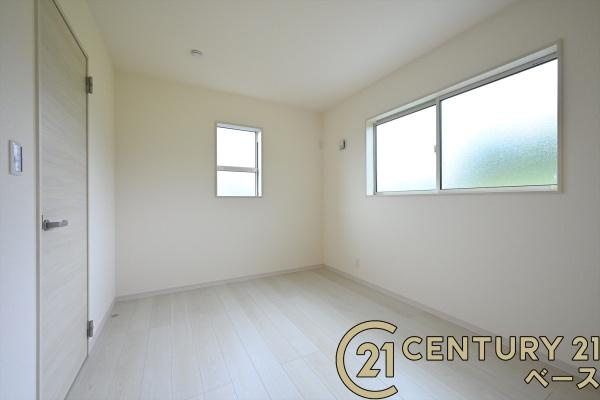 リーブルガーデン浅古 ２号棟 ／新築一戸建の洋室|■現地撮影写真■明るい雰囲気の洋室です！