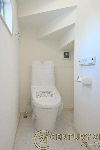 桜井市谷 １号地 ／新築一戸建のトイレ|■現地撮影写真■１・２階ともに清潔感ある綺麗なお手洗を完備！