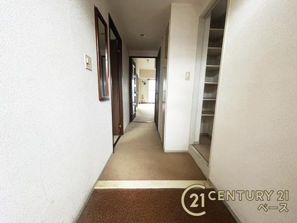 マック結崎オリエントハウスの玄関|すっきりとした明るい玄関が家族やお客様を迎えてくれます！