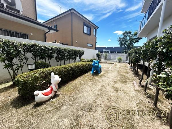 マック結崎オリエントハウスのその他共用部分|■現地撮影写真■小さな公園がありお子様の遊び場にピッタリです！