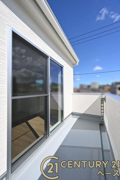 桜井市谷 ２号地 ／新築一戸建のバルコニー|■現地撮影写真■日当たりのよい広々としたバルコニー！