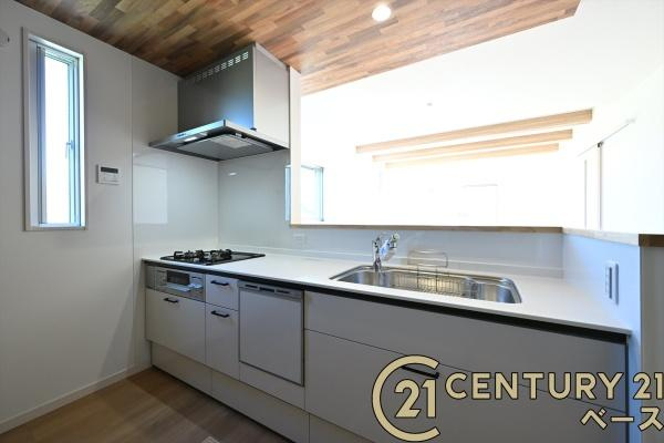 桜井市谷 ２号地 ／新築一戸建のキッチン|■現地撮影写真■家族とのコミュニケーションがとりやすい人気のカウンターキッチン！